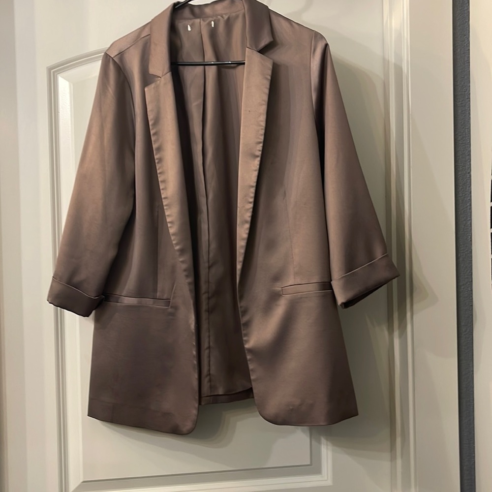 Maurice’s blazer size medium